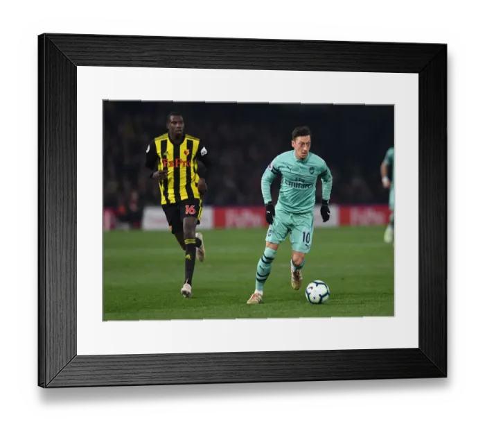 Framed Print : Mesut Ozil: Arsenal vs. Watford, Premier League 2018-19 Framed Print : Mesut Ozil: Arsenal vs. Watford, Premier League 2018-19