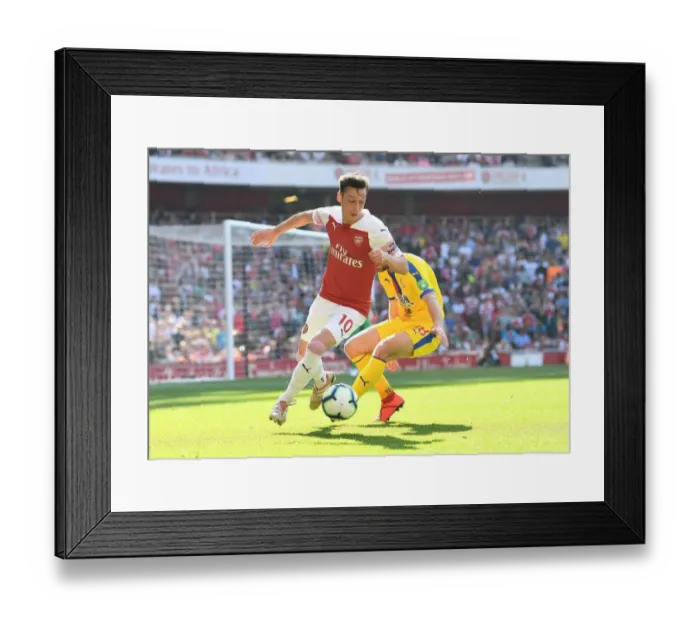 Framed Print : Mesut Ozil in Action: Arsenal vs Crystal Palace, Premier League 2018-19 Framed Print : Mesut Ozil in Action: Arsenal vs Crystal Palace, Premier League 2018-19