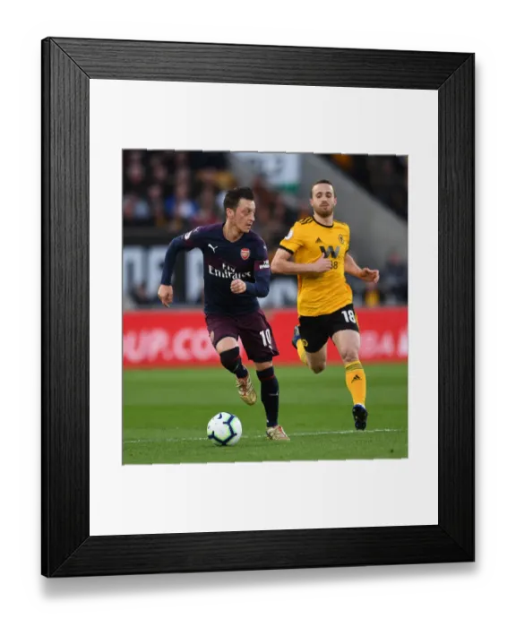 Framed Print : Mesut Ozil in Action: Arsenal vs Wolverhampton Wanderers, Premier League 2018-19 Framed Print : Mesut Ozil in Action: Arsenal vs Wolverhampton Wanderers, Premier League 2018-19