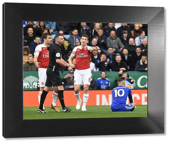 Arsenal's Sokratis and Koscielny Protest Referee Decision in Leicester City vs Arsenal Premier League Clash (2018-19)