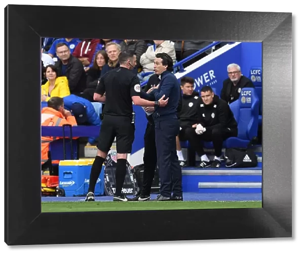 Unai Emery Argues with Referee during Leicester City vs. Arsenal Premier League Clash (2018-19)