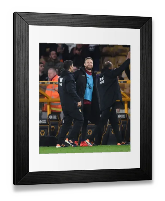 Framed Print : Mustafi's Reaction: Arsenal's Disappointment at Wolverhampton (2018-19) Framed Print : Mustafi's Reaction: Arsenal's Disappointment at Wolverhampton (2018-19)