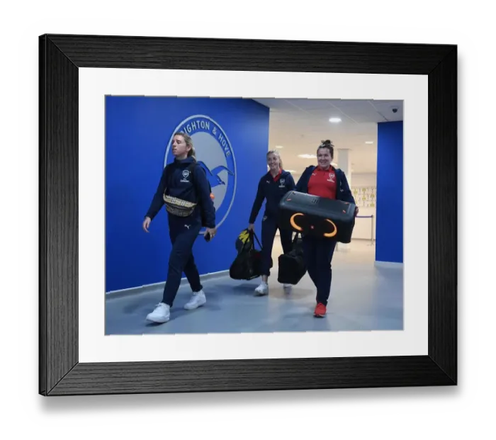 Framed Print : Arsenal Women: Nobbs, Williamson, Mitchell Prepare for Brighton Clash