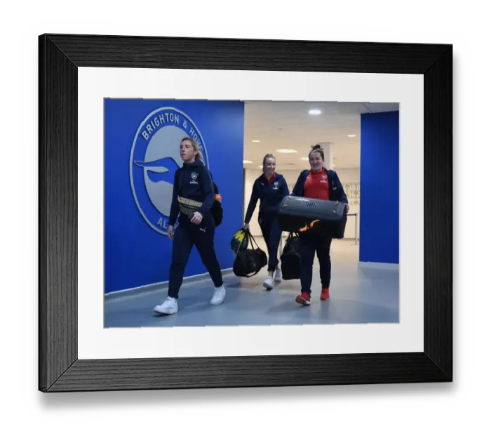 Framed Print : Arsenal Trio Ready for Kick-off: Nobbs, Williamson, Mitchell Framed Print : Arsenal Trio Ready for Kick-off: Nobbs, Williamson, Mitchell