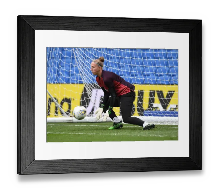 Framed Print : Sari van Veenendaal: Arsenal Women's Goalkeeper in Focus at Brighton & Hove Albion (FA WSL, 2018-19)
