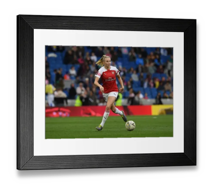 Framed Print : Leah Williamson in Action: Arsenal Women vs. Brighton & Hove Albion Women, FA WSL