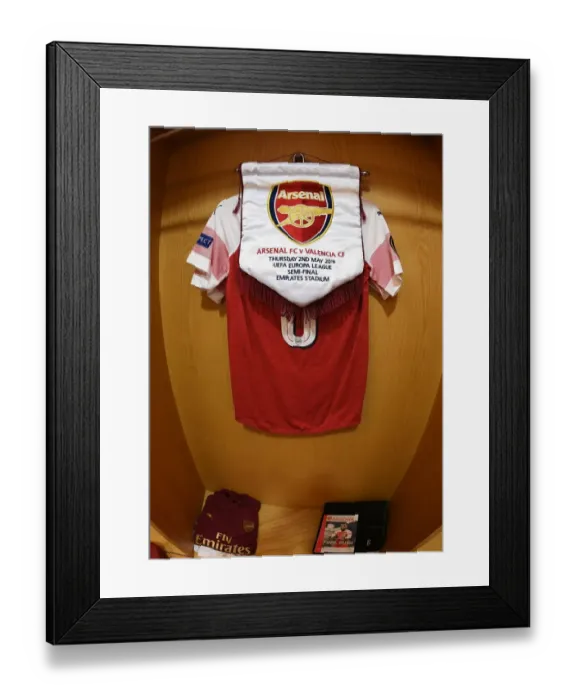 Framed Print : Arsenal Europa League Semi-Final: Match Pennant in Changing Room before Arsenal vs Valencia (2018-19) Framed Print : Arsenal Europa League Semi-Final: Match Pennant in Changing Room before Arsenal vs Valencia (2018-19)