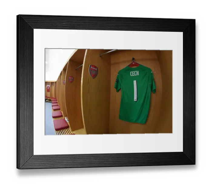 Framed Print : Arsenal's Empty Goalkeeper Jersey: Arsenal v Valencia, UEFA Europa League Semi-Final First Leg Framed Print : Arsenal's Empty Goalkeeper Jersey: Arsenal v Valencia, UEFA Europa League Semi-Final First Leg
