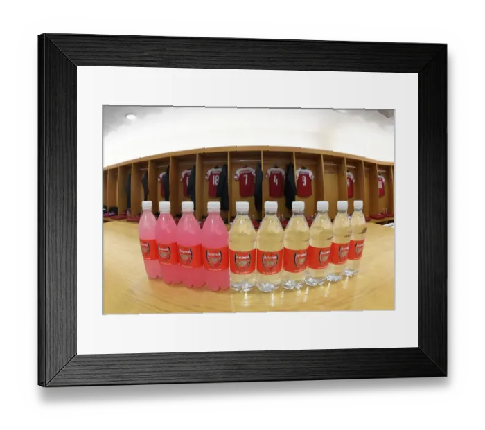 Framed Print : Arsenal Changing Room: Pre-Match Preparation for Europa League Semi-Final vs Valencia (2018-19) Framed Print : Arsenal Changing Room: Pre-Match Preparation for Europa League Semi-Final vs Valencia (2018-19)
