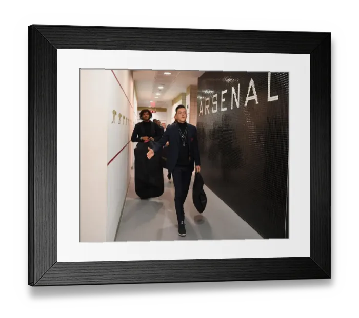 Framed Print : Mesut Ozil in Arsenal Changing Room - Arsenal vs Valencia, UEFA Europa League Semi-Final (2018-19)