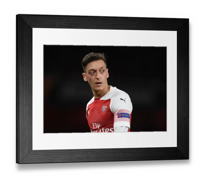 Framed Print : Mesut Ozil in Action: Arsenal vs Valencia, UEFA Europa League Semi-Final (2018-19) Framed Print : Mesut Ozil in Action: Arsenal vs Valencia, UEFA Europa League Semi-Final (2018-19)