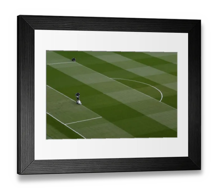 Framed Print : Arsenal: Preparing for Battle - Europa League Semi-Final vs Valencia Framed Print : Arsenal: Preparing for Battle - Europa League Semi-Final vs Valencia