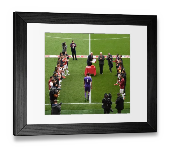 Framed Print : Petr Cech (Arsenal) guard of honour Framed Print : Petr Cech (Arsenal) guard of honour