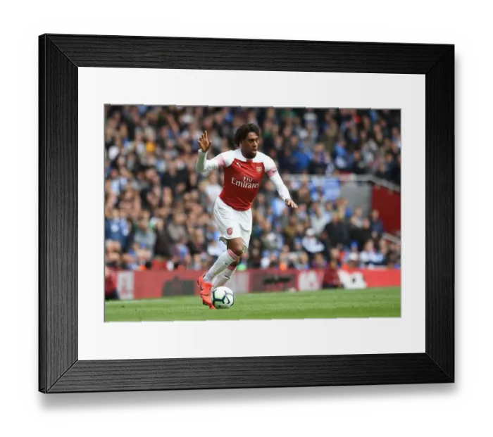 Framed Print : Arsenal's Alex Iwobi in Action Against Brighton & Hove Albion, Premier League 2018-19