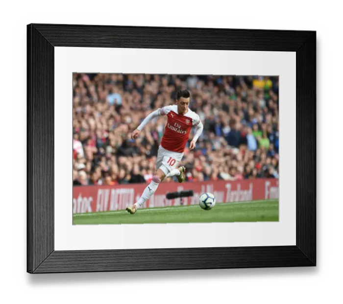 Framed Print : Mesut Ozil: In Action for Arsenal Against Brighton & Hove Albion, Premier League 2018-19