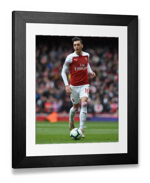 Framed Print : Mesut Ozil: In Action for Arsenal Against Brighton & Hove Albion, Premier League 2018-19 Framed Print : Mesut Ozil: In Action for Arsenal Against Brighton & Hove Albion, Premier League 2018-19