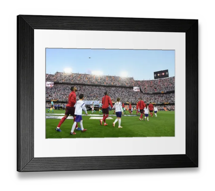 Framed Print : Arsenal's Europa League Semi-Final Showdown at Valencia's Estadio Mestalla Framed Print : Arsenal's Europa League Semi-Final Showdown at Valencia's Estadio Mestalla