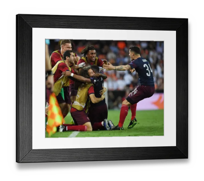 Framed Print : Arsenal's Europa League Semi-Final Triumph: Lacazette Scores as Xhaka, Mkhitaryan, Iwobi, and Guendouzi Celebrate