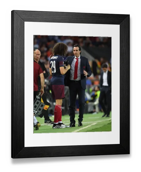 Framed Print : Unai Emery Coaches Matteo Guendouzi during Tense Arsenal-Valencia Europa League Semi-Final