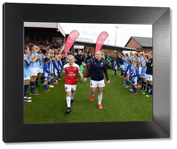 Arsenal Women Honored with Guard of Honor by Manchester City Women Ahead of WSL Match