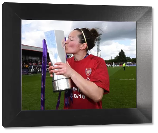 Emma Mitchell and Arsenal Women Celebrate WSL Title Triumph over Manchester City