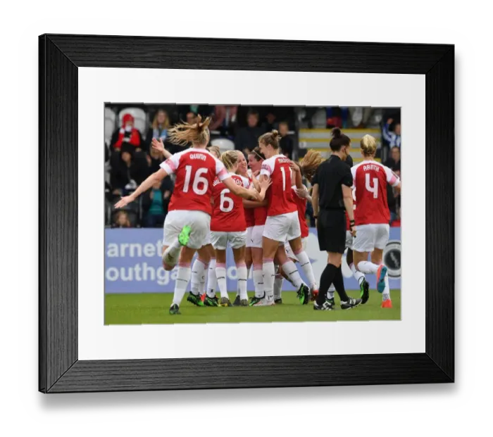 Framed Print : Emma Mitchell Scores the Winner: Arsenal Women vs Manchester City Women, WSL