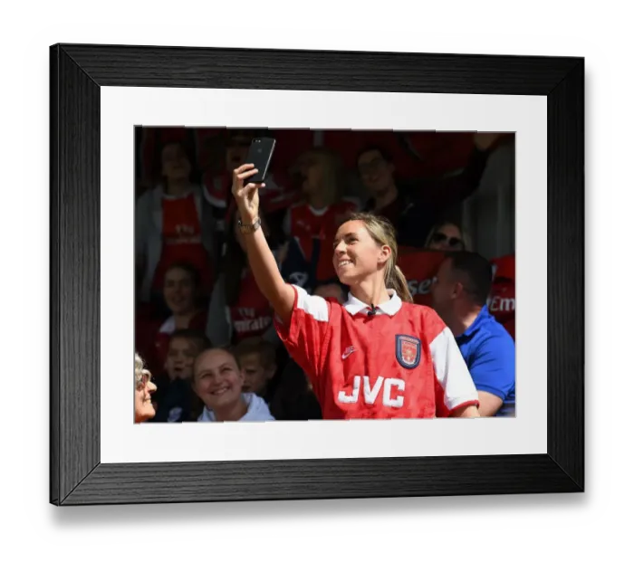 Framed Print : Jordan Nobbs Gearing Up: Arsenal Women vs Manchester City Women, WSL