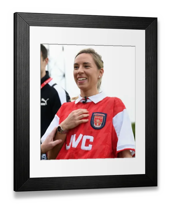 Framed Print : Jordan Nobbs Gears Up: Arsenal Women vs Manchester City Women, WSL