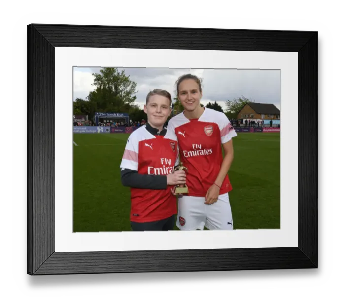 Framed Print : Vivianne Miedema Claims Player of the Season Award after Arsenal Women's Thrilling Showdown with Manchester City Women