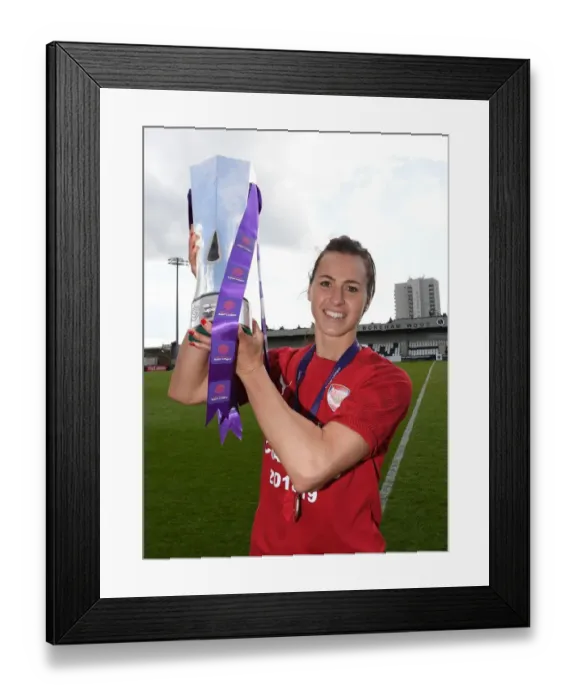 Framed Print : Viki Schnaderbeck Lifts WSL Trophy with Arsenal After Manchester City Victory