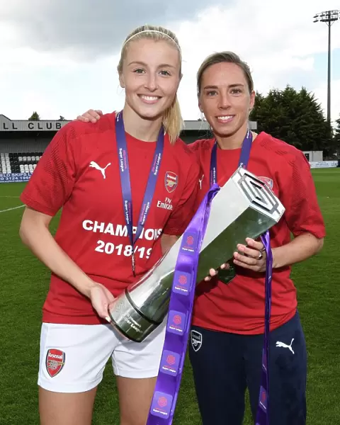 Arsenal Women Celebrate WSL Title Triumph with Leah Williamson and Jordan Nobbs