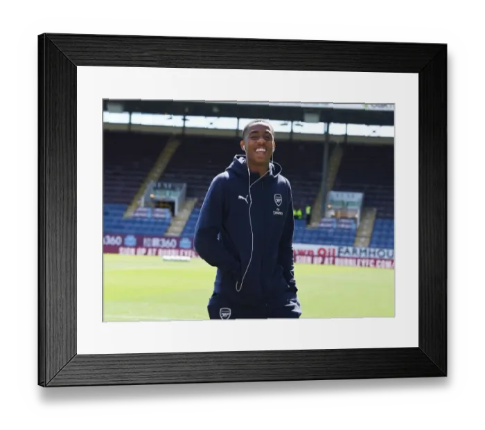 Framed Print : Joe Willock - Arsenal's Readiness at Burnley, Premier League 2018-19 Framed Print : Joe Willock - Arsenal's Readiness at Burnley, Premier League 2018-19
