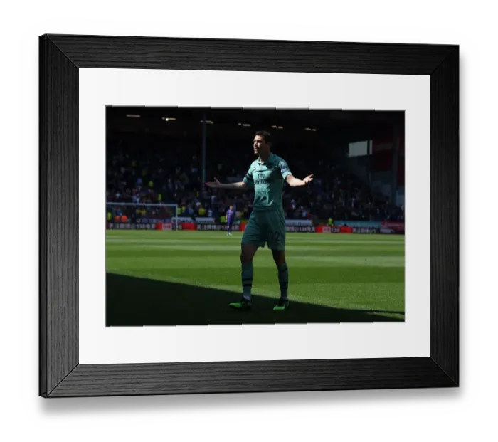 Framed Print : Stephan Lichtsteiner in Action: Burnley vs Arsenal, Premier League 2018-19 Framed Print : Stephan Lichtsteiner in Action: Burnley vs Arsenal, Premier League 2018-19