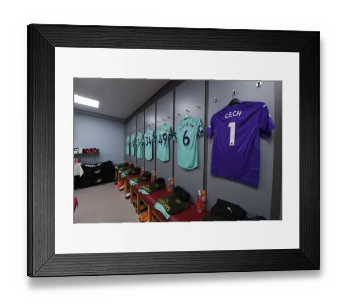 Framed Print : Arsenal's Pre-Match Huddle: Burnley vs Arsenal, Premier League 2018-19