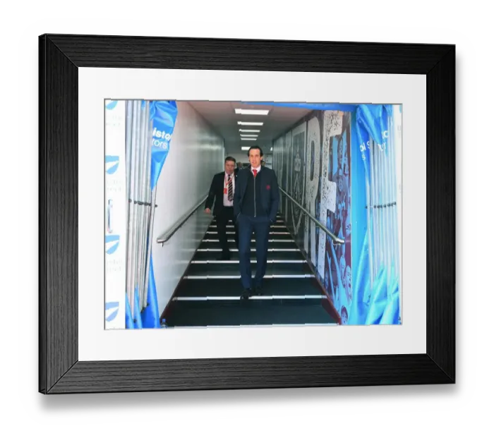 Framed Print : Unai Emery Before Burnley vs Arsenal Premier League Clash (2018-19) Framed Print : Unai Emery Before Burnley vs Arsenal Premier League Clash (2018-19)