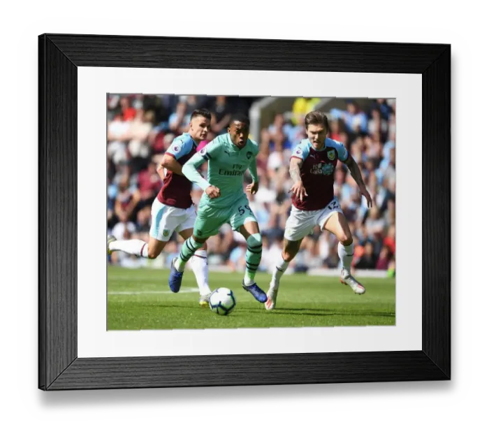 Framed Print : Arsenal's Joe Willock Outmaneuvers Burnley's Defense: A Premier League Moment, 2018-19 Framed Print : Arsenal's Joe Willock Outmaneuvers Burnley's Defense: A Premier League Moment, 2018-19