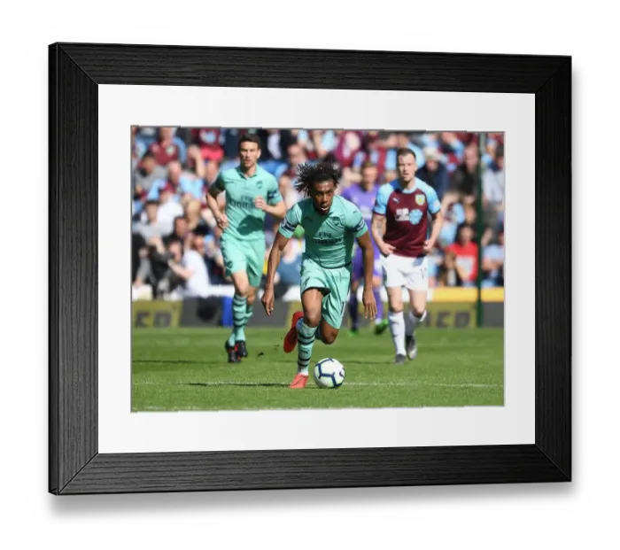 Framed Print : Alex Iwobi in Action: Arsenal vs. Burnley (2018-19 Premier League)