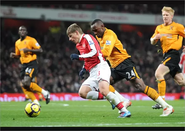 Andrey Arshavin (Arsenal) Kamil Zayatte (Hull). Arsenal 3: 0 Hull City, Barclays Premier league