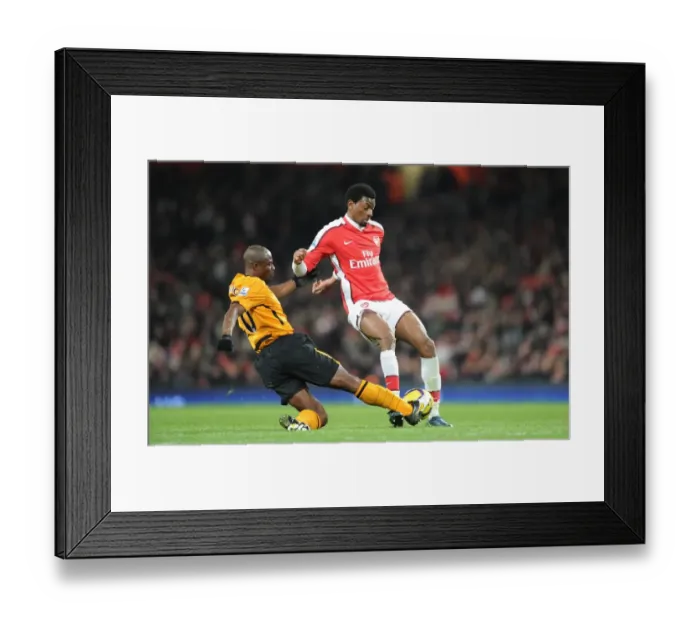 Framed Print : Arsenal's Diaby Dominates: 3-0 Victory Over Hull City, Emirates Stadium, 2009
