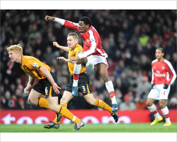 Abou Diaby shoots past Hull goalkeeper Boaz Myhill to score the 3rd Arsenal goal