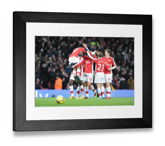 Framed Print : Arsenal Triumph: Abou Diaby, Walcott, Eboue, Ramsey, Arshavin Celebrate 3rd Goal vs. Hull City (3:0)