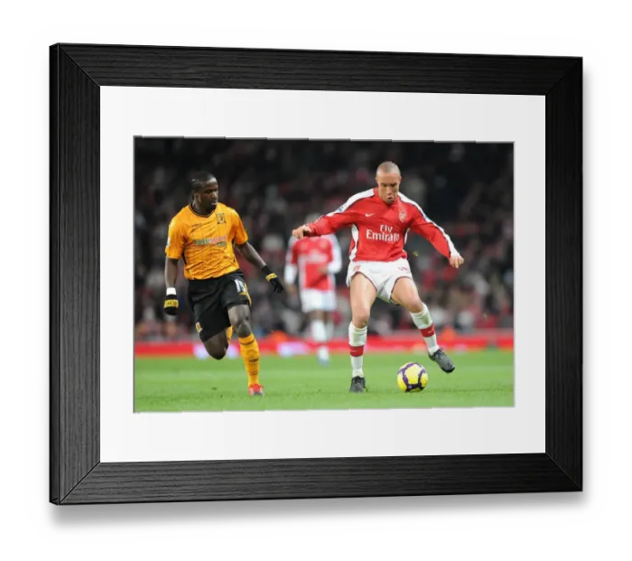 Framed Print : Mikael Silvestre (Arsenal) Bernard Mendy (Hull). Arsenal 3: 0 Hull City