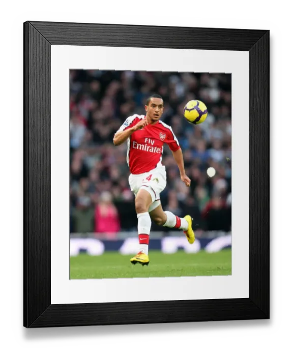 Framed Print : Theo Walcott (Arsenal). Arsenal 3: 0 Aston Villa. Barclays Premier League