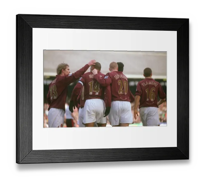 Framed Print : Thierry Henry celebrates scoring Arsenals 1st goal with Alex Hleb Framed Print : Thierry Henry celebrates scoring Arsenals 1st goal with Alex Hleb