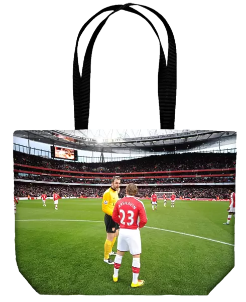 Manuel Almunia and Andrey Arshavin (Arsenal). Arsenal 3: 0 Aston Villa, Barclays Premier League