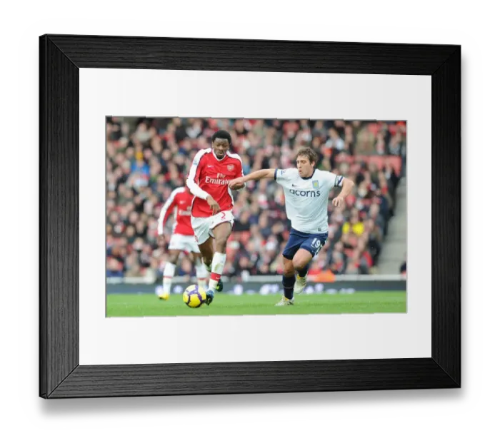 Framed Print : Abou Diaby vs. Stiliyan Petrov: Arsenal's Triumph over Aston Villa (3-0), Barclays Premier League, Emirates Stadium, London, 2009