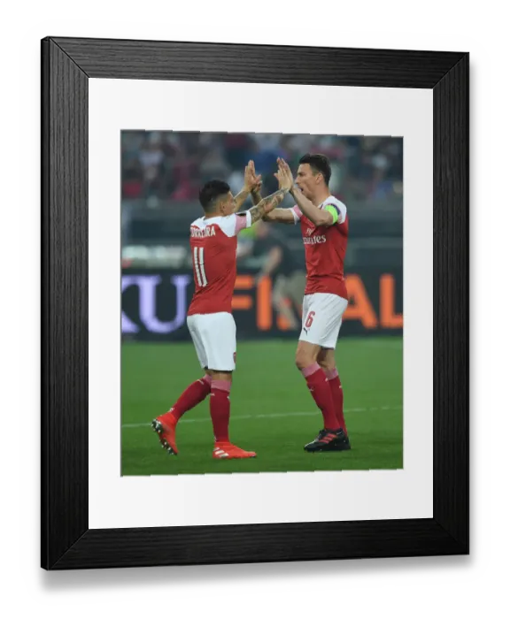 Framed Print : Arsenal's Laurent Koscielny and Lucas Torreira Celebrate before Europa League Final vs Chelsea