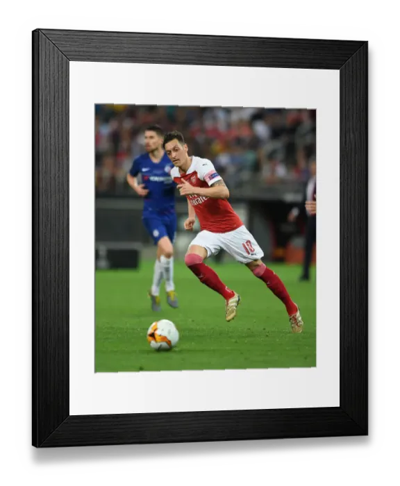 Framed Print : Mesut Ozil in Action: Arsenal vs. Chelsea UEFA Europa League Final, Baku 2019