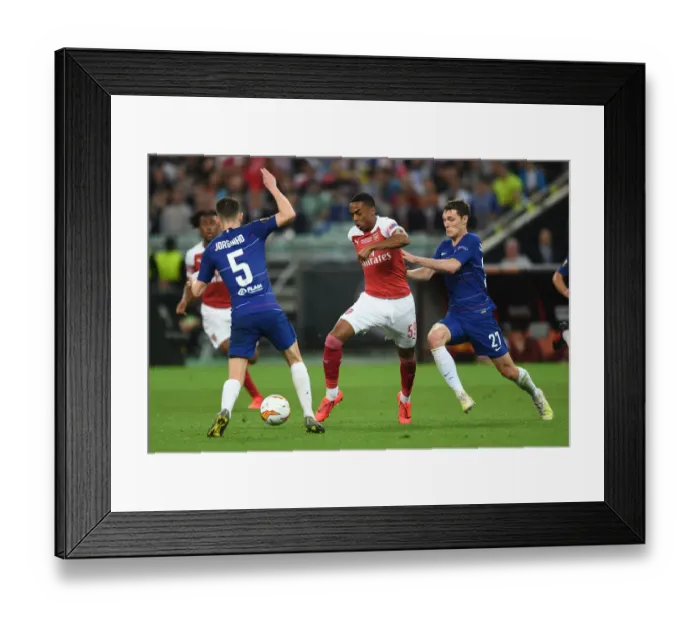 Framed Print : Arsenal's Joe Willock Clashes with Chelsea's Jorginho and Andreas Christensen in the Europa League Final