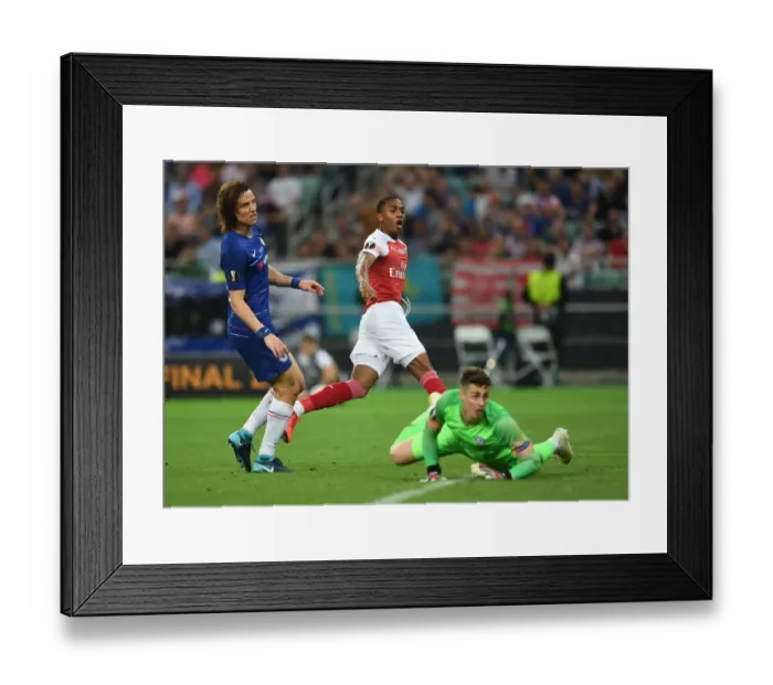 Framed Print : Arsenal's Joe Willock Faces Off Against Chelsea in Europa League Final Showdown, Baku 2019